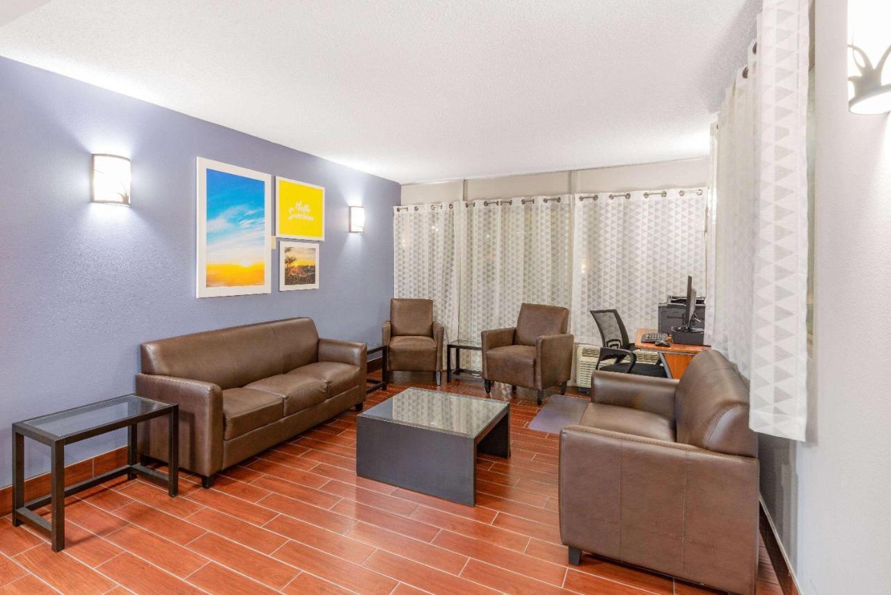 Days Inn By Wyndham Charlottesville/University Area Ngoại thất bức ảnh