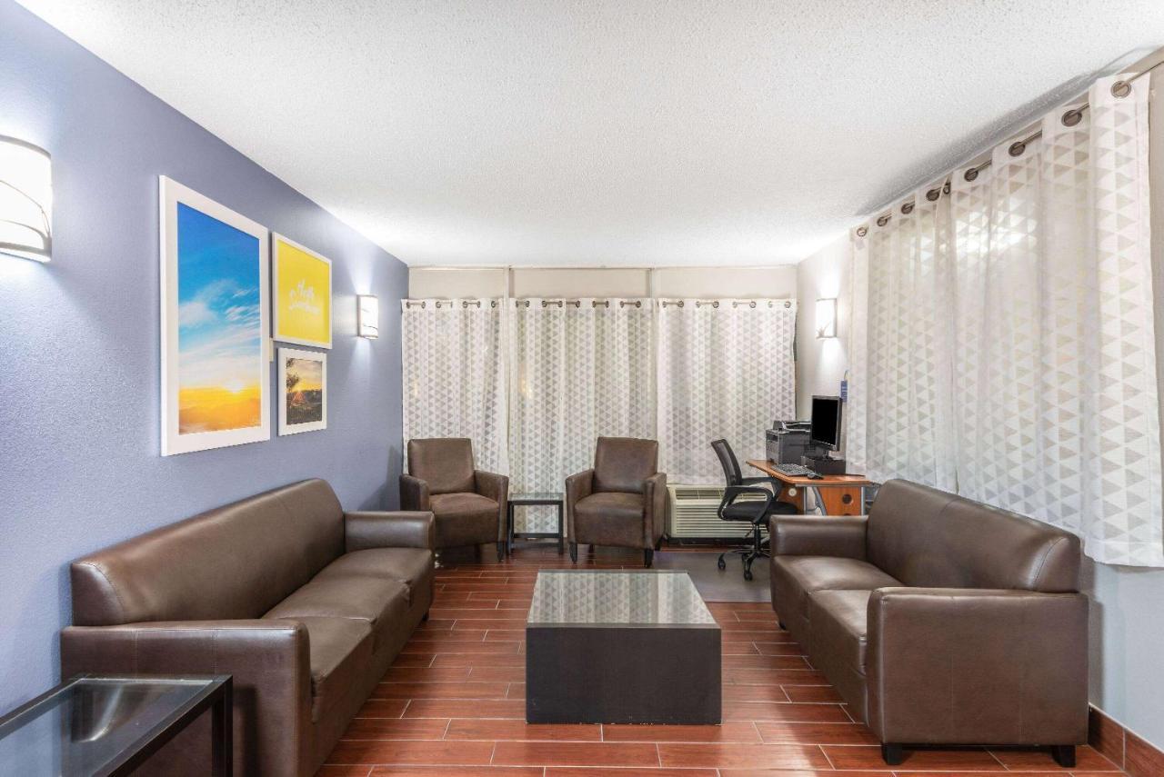 Days Inn By Wyndham Charlottesville/University Area Ngoại thất bức ảnh