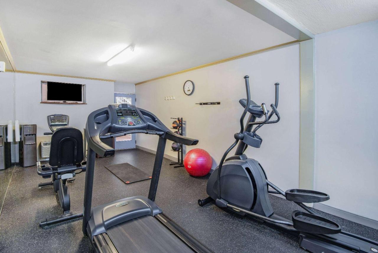 Days Inn By Wyndham Charlottesville/University Area Ngoại thất bức ảnh