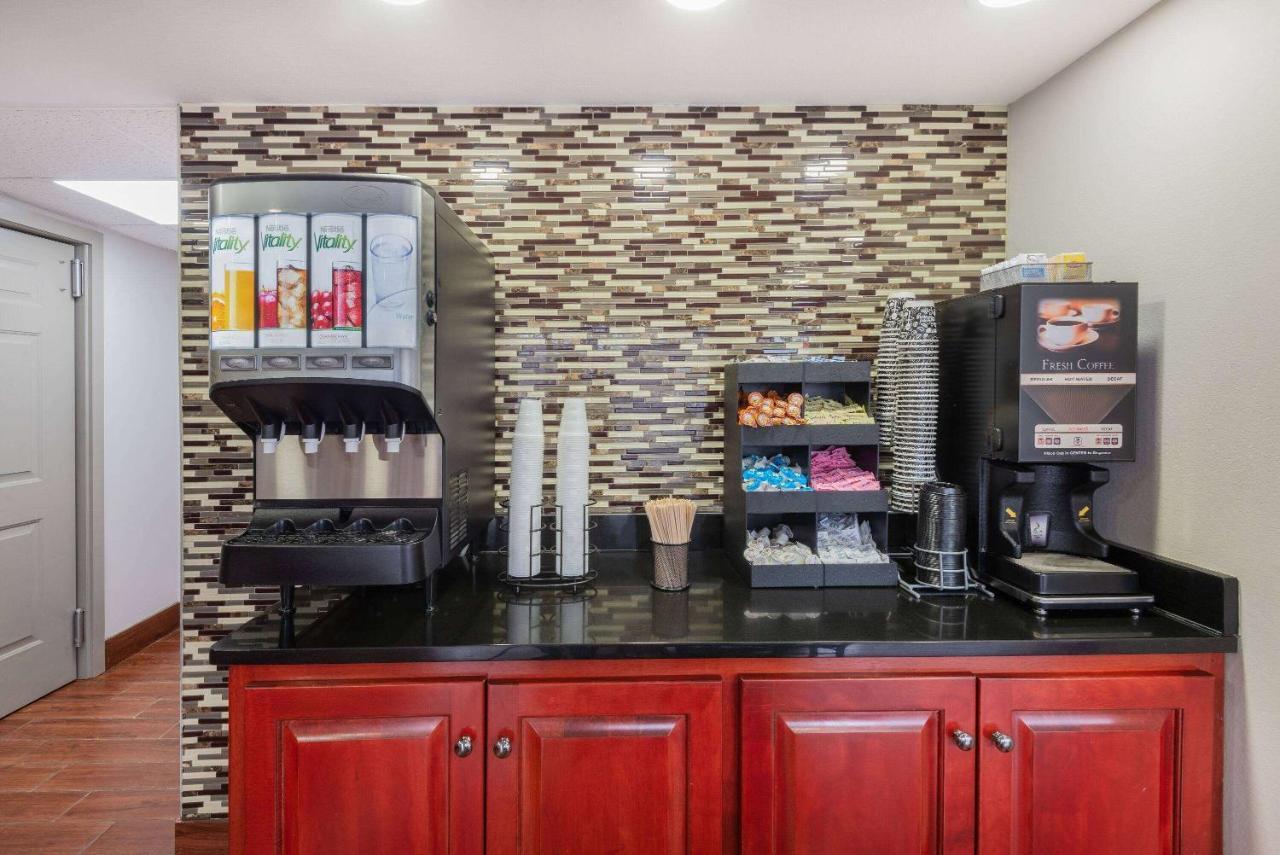 Days Inn By Wyndham Charlottesville/University Area Ngoại thất bức ảnh