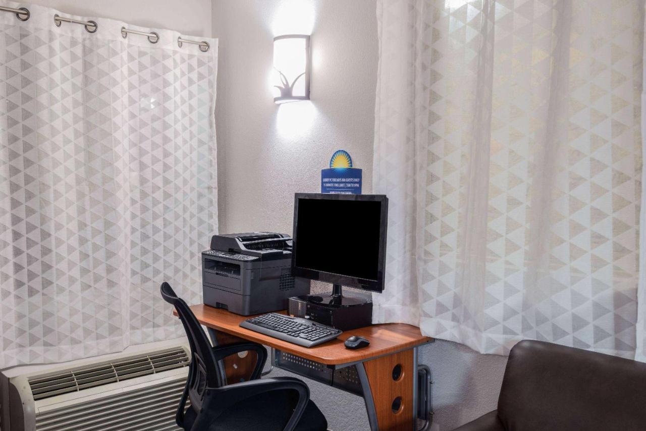Days Inn By Wyndham Charlottesville/University Area Ngoại thất bức ảnh