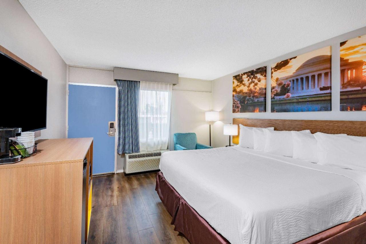 Days Inn By Wyndham Charlottesville/University Area Ngoại thất bức ảnh